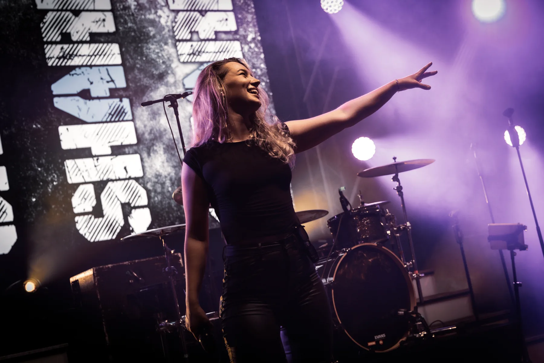 Jessie Rennings bei einer Live-Performance